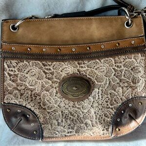 Justin cross body purse